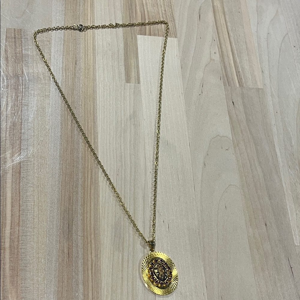 Necklace Elegant Gold Pendant Necklace